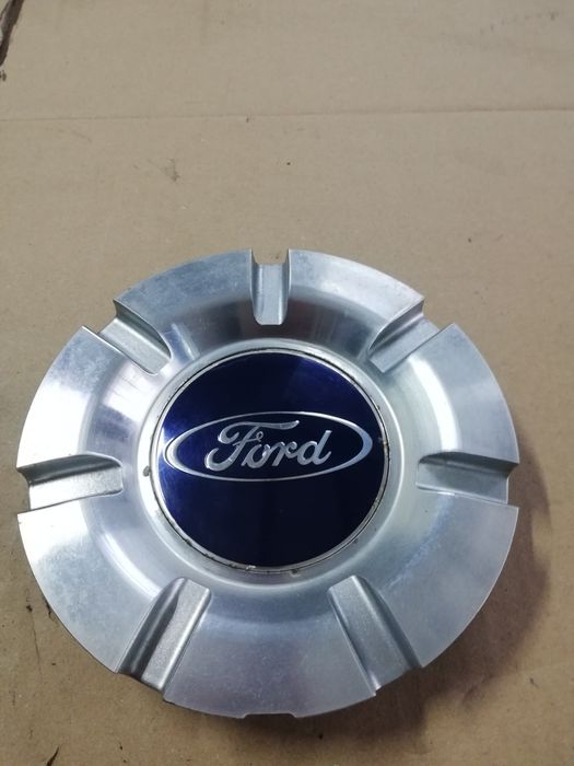 Dekiel kapsel zaślepka alufelgi śrub szpilek Ford C-max mk1 16 cali