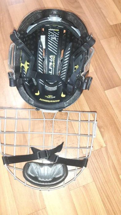 Професійний хоккейний шолом Warrior Alpha One Pro, р. S (52 - 56 см)бу