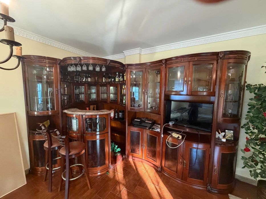Bar de Sala em Madeira Maciça/Clássico com Vitrines – Completo