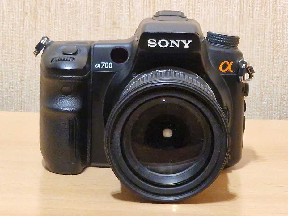 Дзеркальний фотоапарат Sony Alpha A700 Sigma 17-70mm f/2.8-4.5 OSS