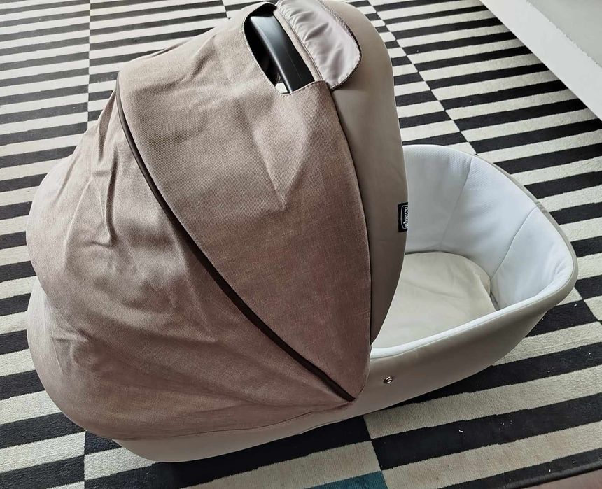 Carrinho Chicco Style Go com todos os acessórios ( Cadeira e Alcofa)