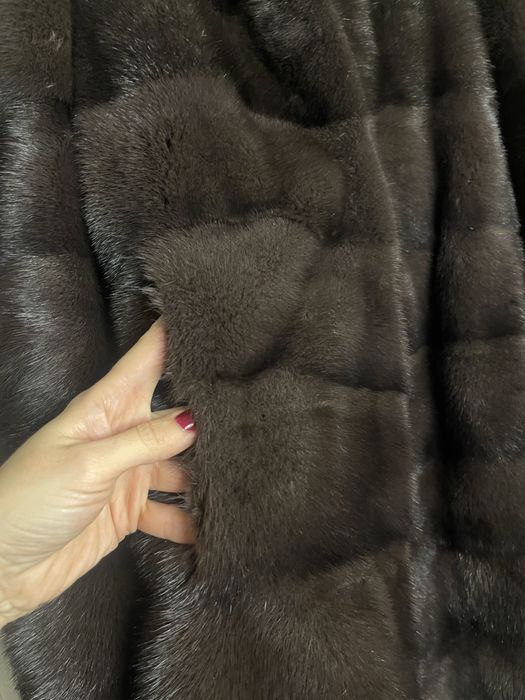 Шуба  норковая цвет мокко