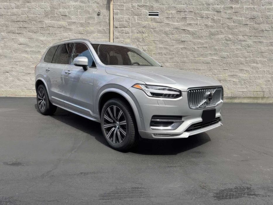 Volvo XC90 T8 Recharge      2023