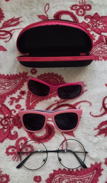 Окуляри і чохол для них