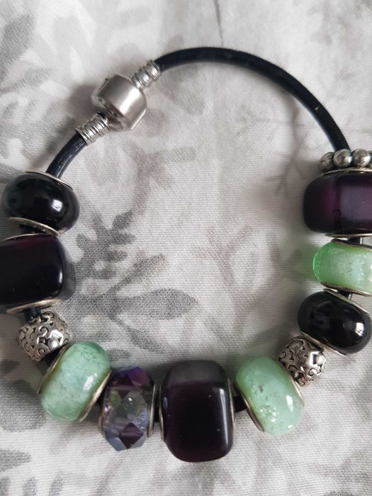 2 Bransoletki z charmsami