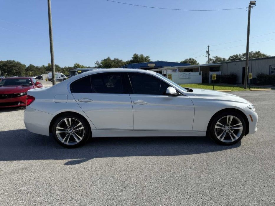 BMW 3 Series 330i      2018
