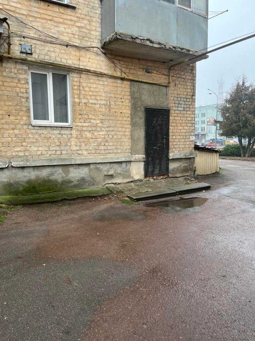 Нежитлове приміщення - м. Овруч, Житомирська обл.