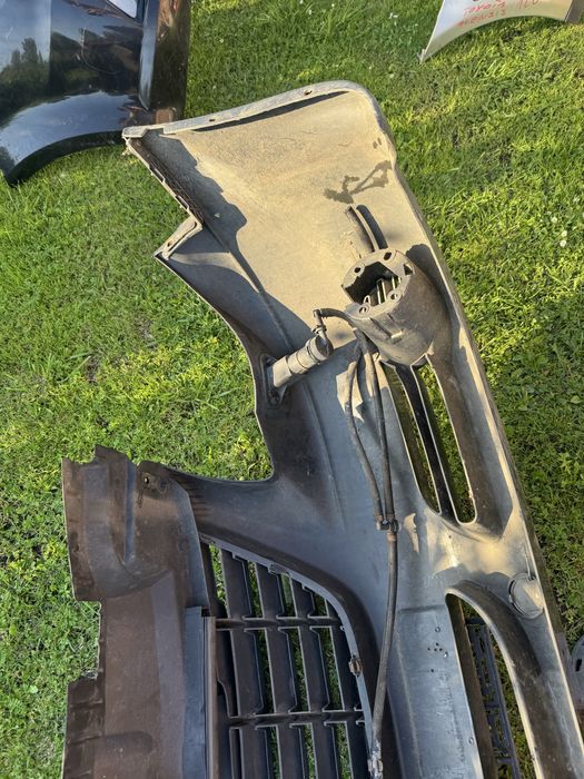 Бампер передній Chrysler Voyager 4 (05-07)