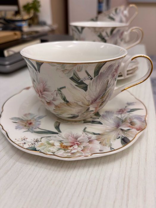 Zestaw 4 filiżanki ze spodkiem Puja. Home&You. Zestaw porcelanowy