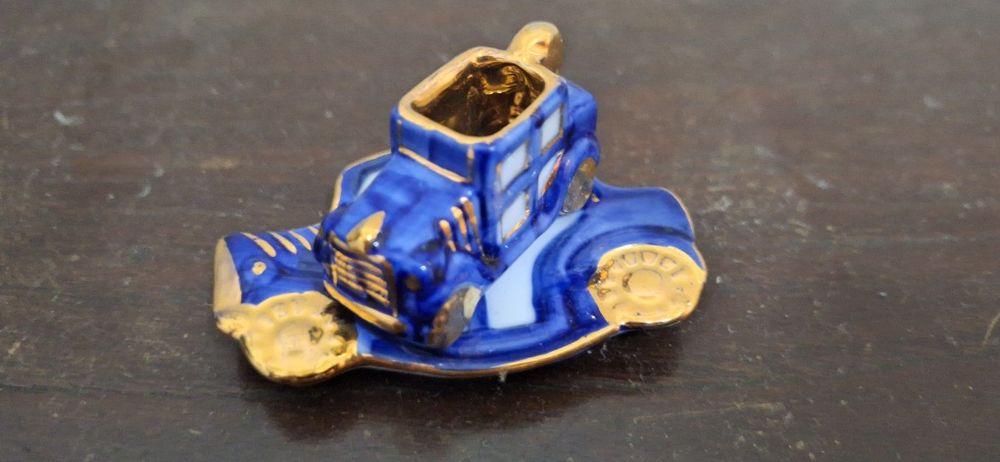 Carrinho  em loiça e prato