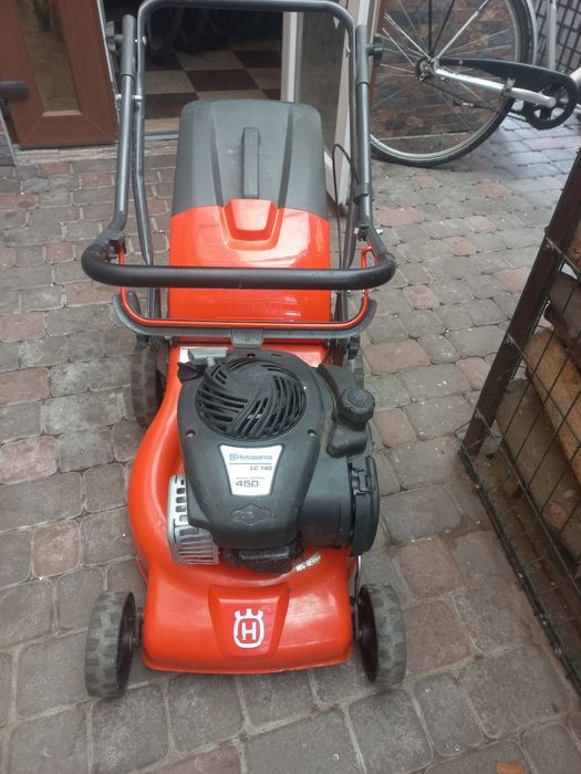 Продам газонокосілка
