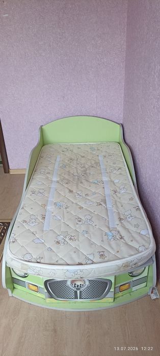 Ліжко - машинка дитяче + ящик для іграшок.Стан нового!
