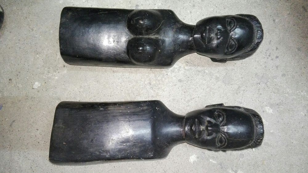 Par de estatuetas africanas