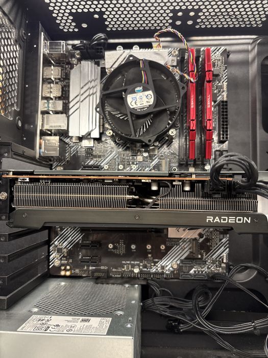 RX 6600XT Red Devil486433089243074560