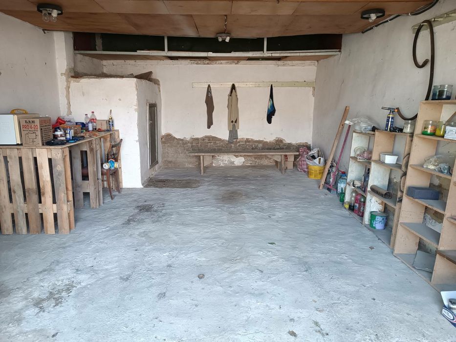 Цегляний гараж в кооперативі