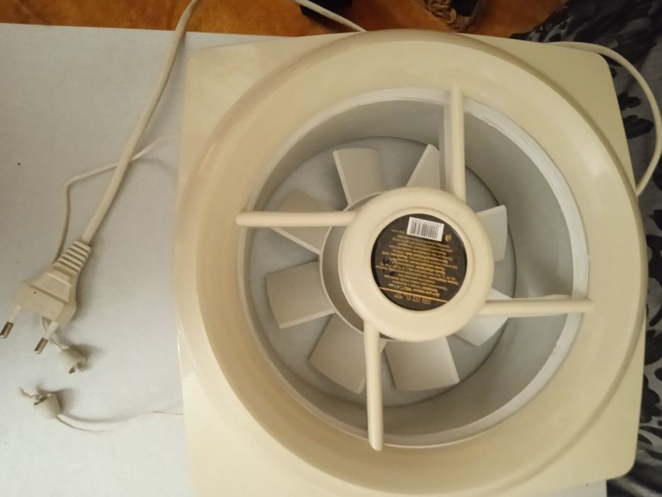 Продам вентилятор-вытежка!