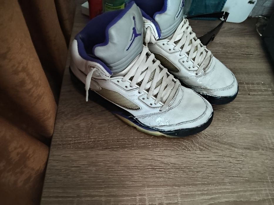 Nike Air Jordan 5 Retro у кольоровій гамі "Dark Concord".