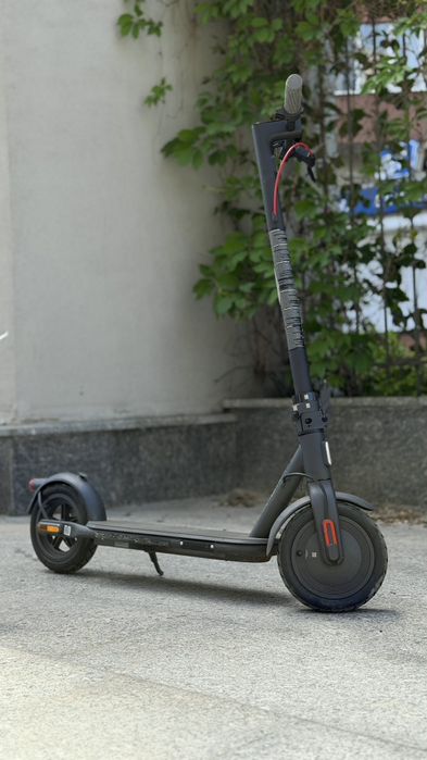 Электросамокат Xiaomi Mi Electric Scooter 4