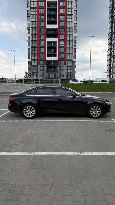 Продам Audi A4 2012