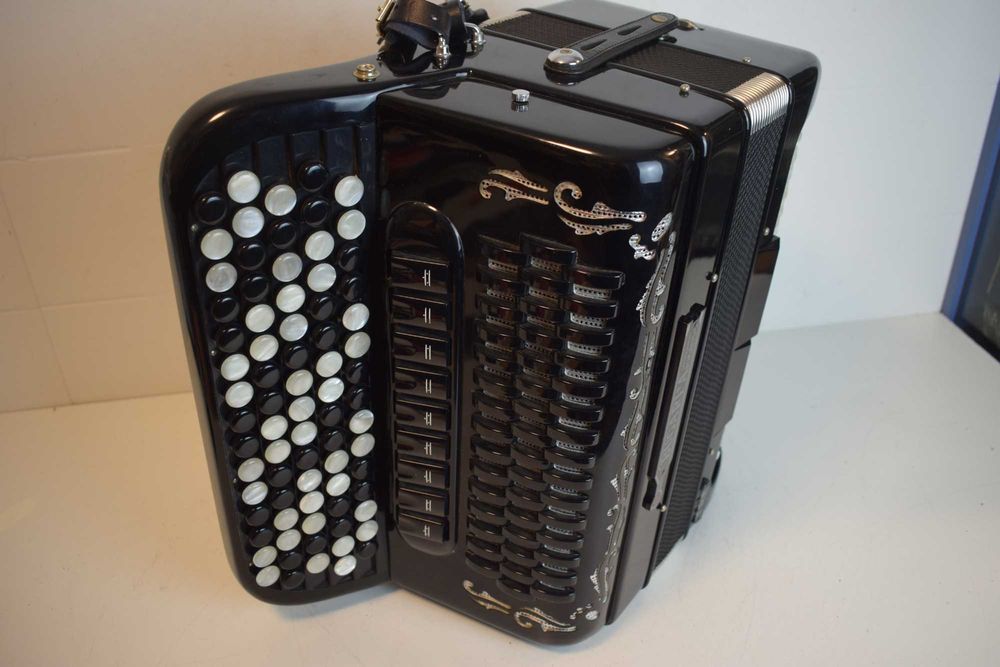 Acordeao Bugari Armando 3 voz