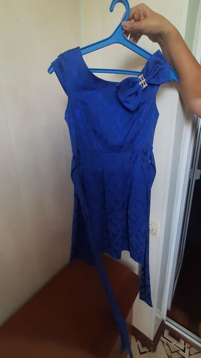 Темно-синя сукня