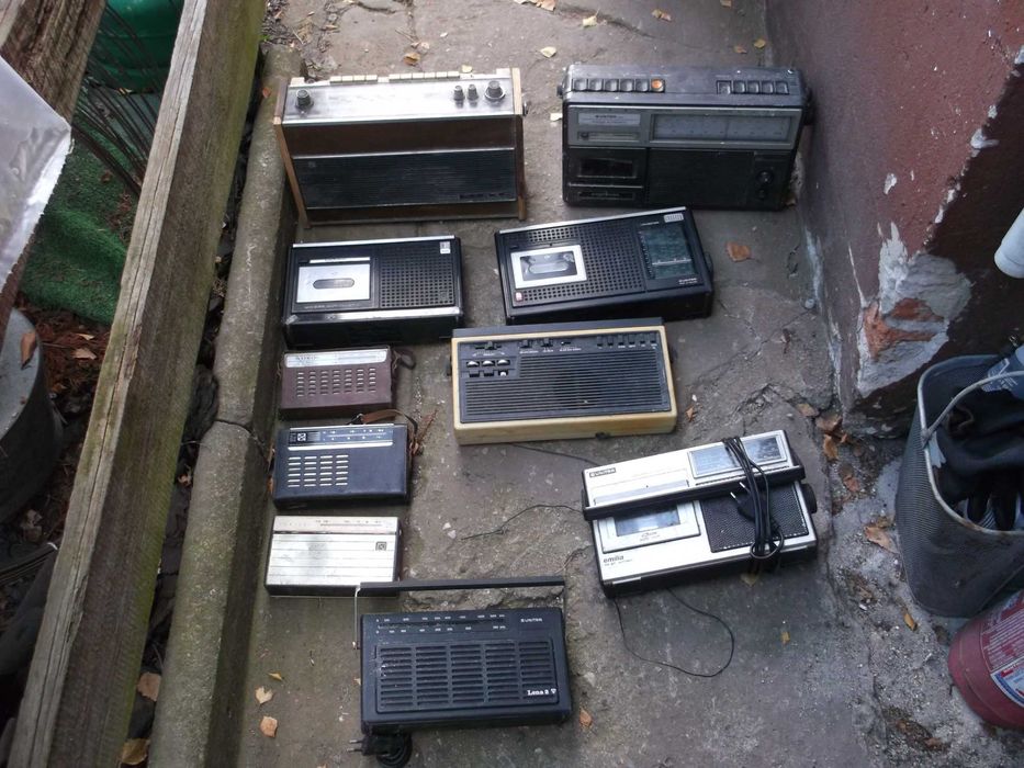 radia, gramofony itp. z epoki prlu