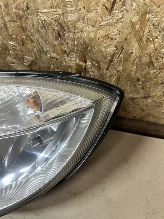Передня ліва фара Skoda Fabia II Шкода Фабія 2 2007-2010