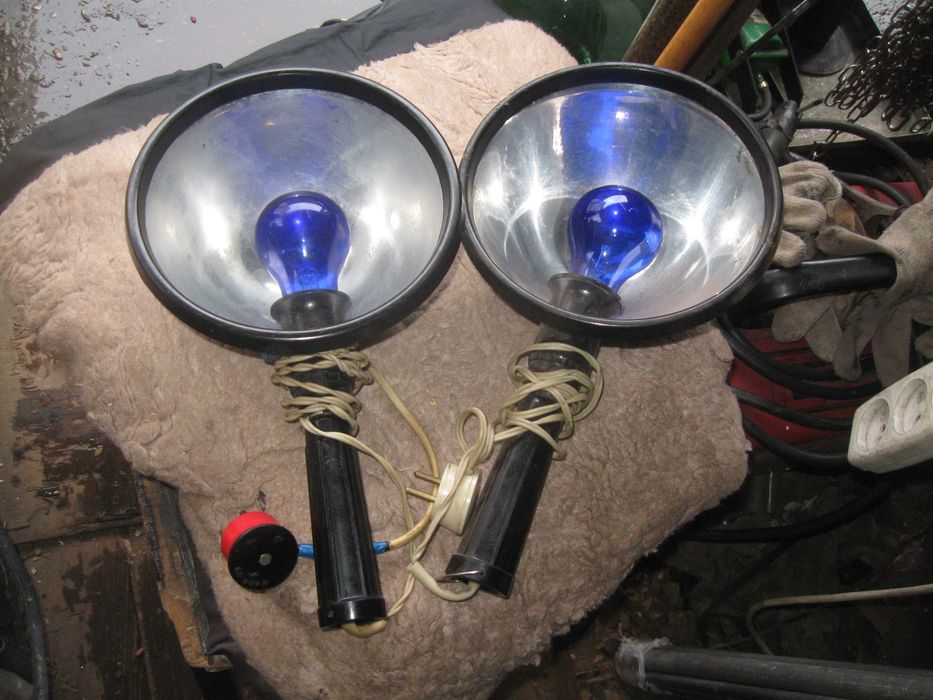 Синяя лампа рабочая б/у .