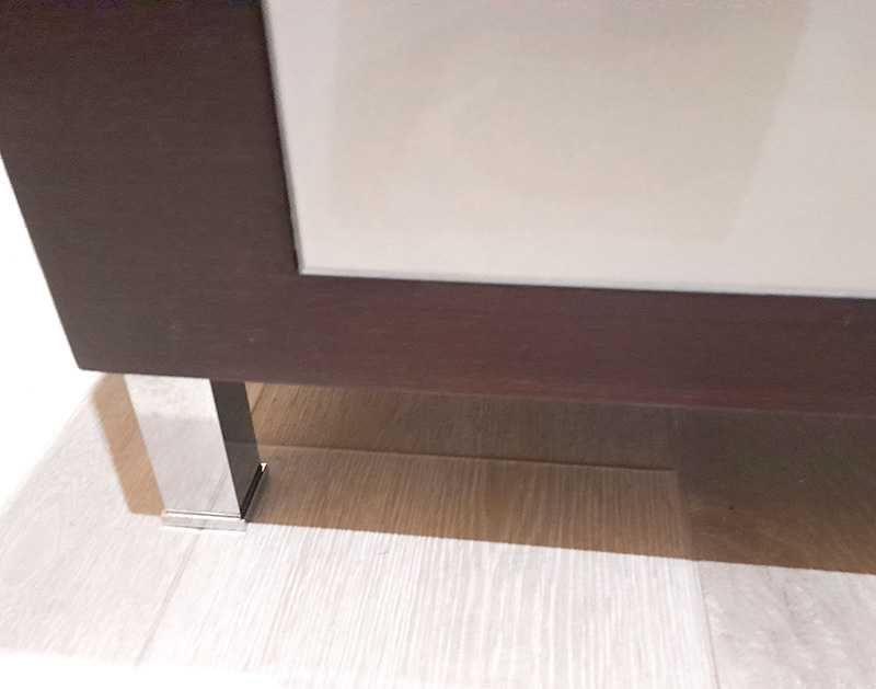 Móvel com gaveta em mogno muito bom estado