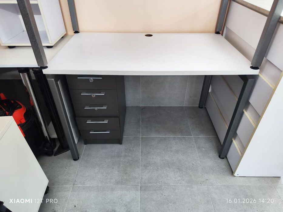 Столы  для офиса и дома