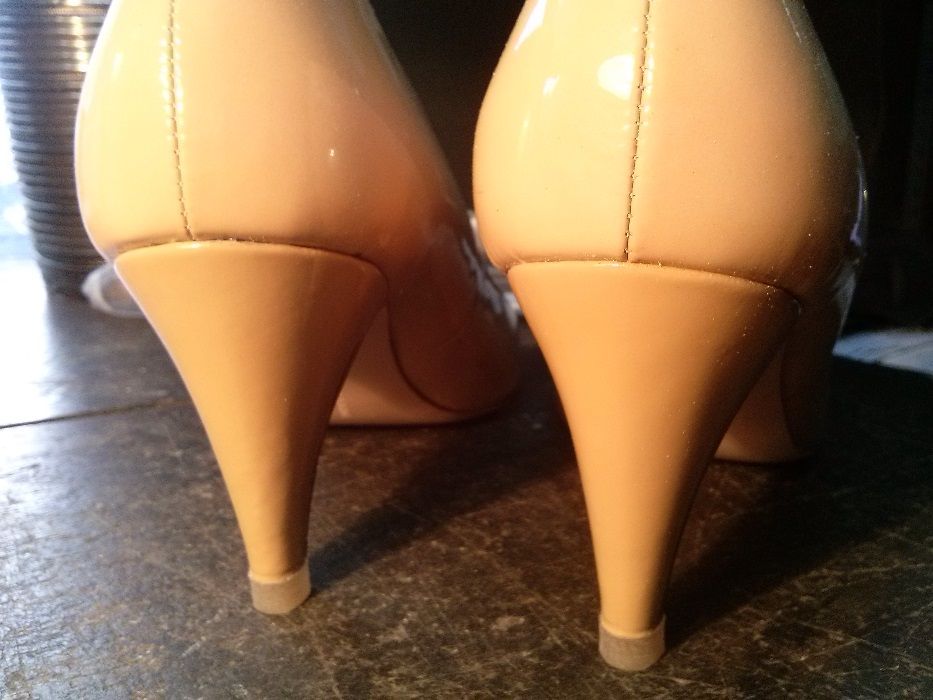 Пошив взуття ,ремонт взуття  та шкіргалантереї,ремонт валіз ,ременів .