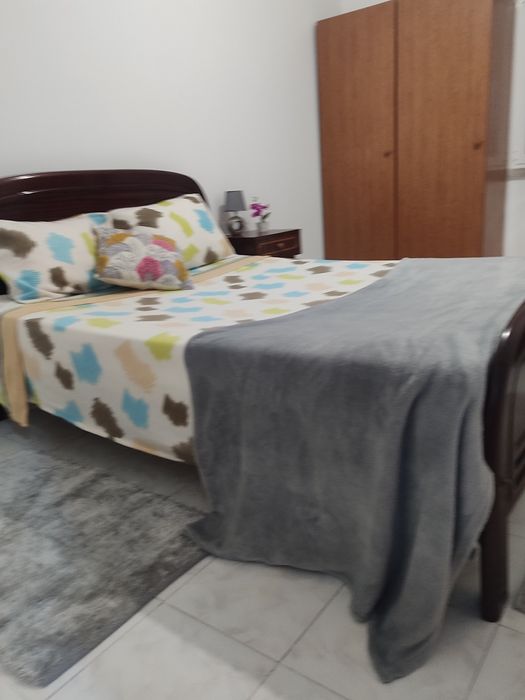 Quarto para arrenda mensal( casal ) (solteira)