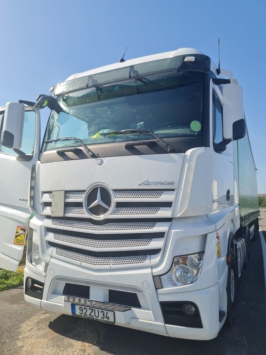 Vende-se Camião Mercedes Actros 18.45