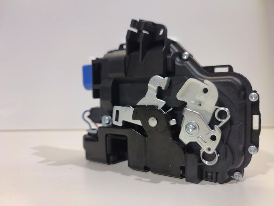 Fechadura Nova VW Porta Frente Dta Passat B5 Bora  Golf 4