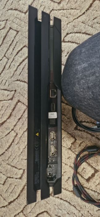 Play station 4 pro 1tb