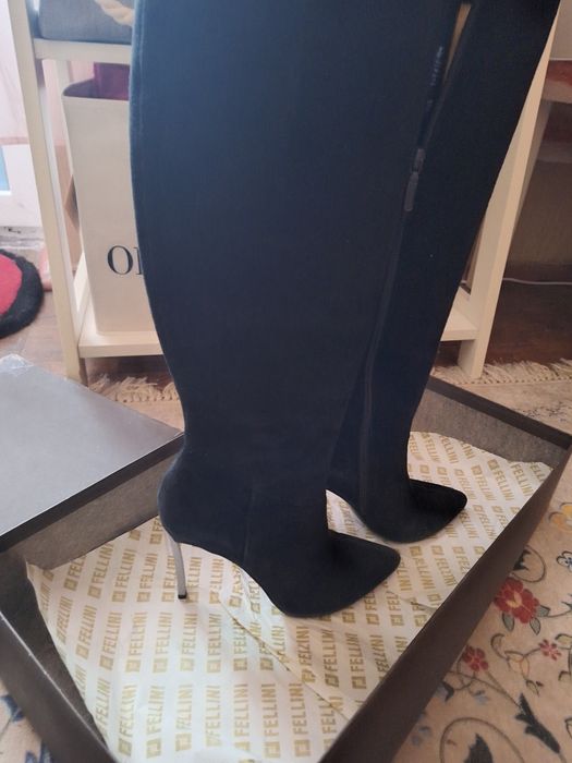 Чобітки високі 37 розмір fellini