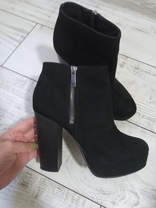 Ботильйони 

H&M

38 розмір