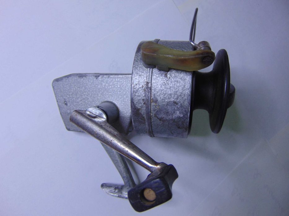 Безынерционная рыболовная катушка "Дельфин"