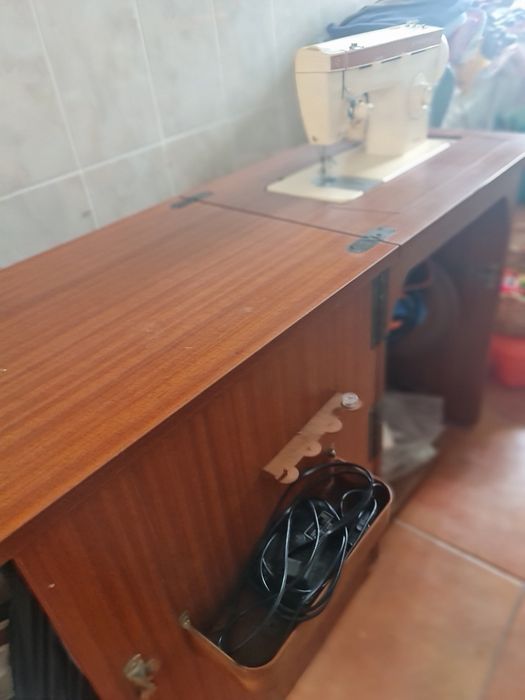 Maquina de Costura Singer