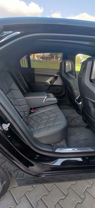 Auto do ślubu BMW 7 Transport VIP z kierowcą