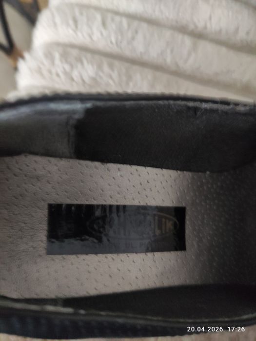 Buty na koturnie Firmy Golik