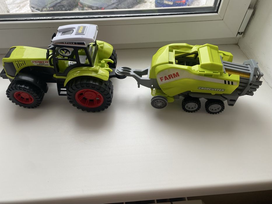 Трактор детский инерционный