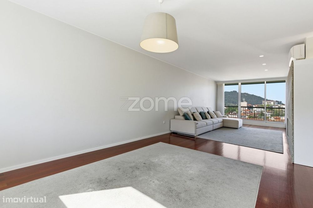 Apartamento T3+1 no centro de Vizela