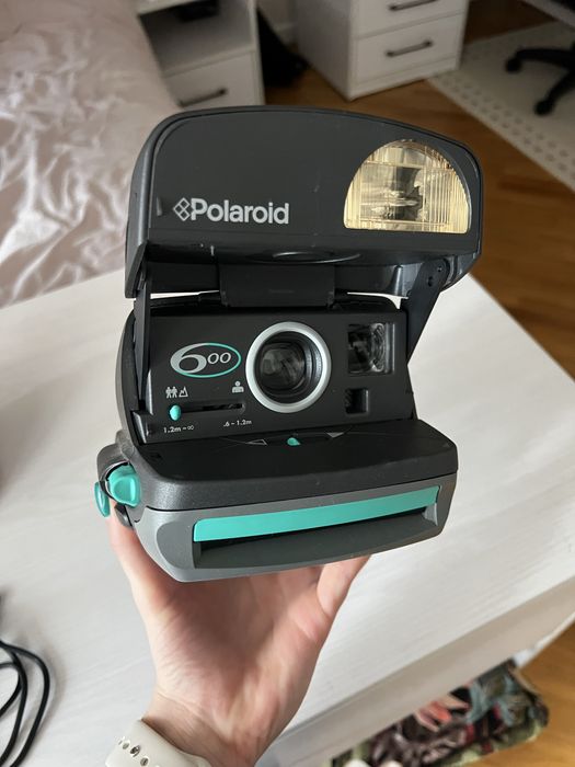 Плівковий фотоапарат Polaroid 600 миттєвого друку