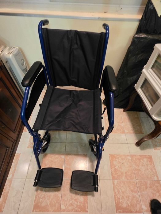 Cadeira de rodas dobrável  para transferência
