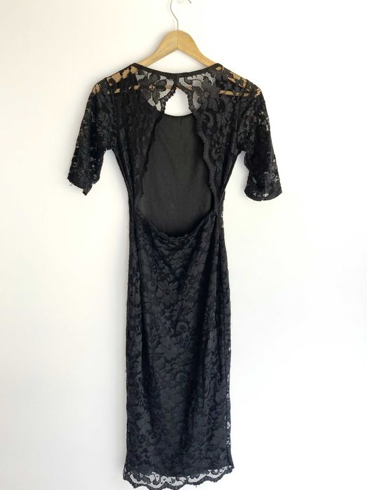 Elegancka wieczorowa koronkowa sukienka