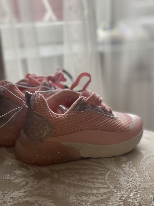 Новые кросовочки