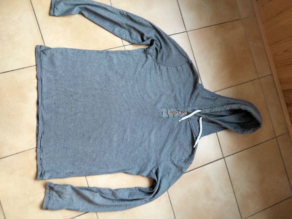 Sprzedam męską cienką bluzę z kapturem firmy House, rozmiar L