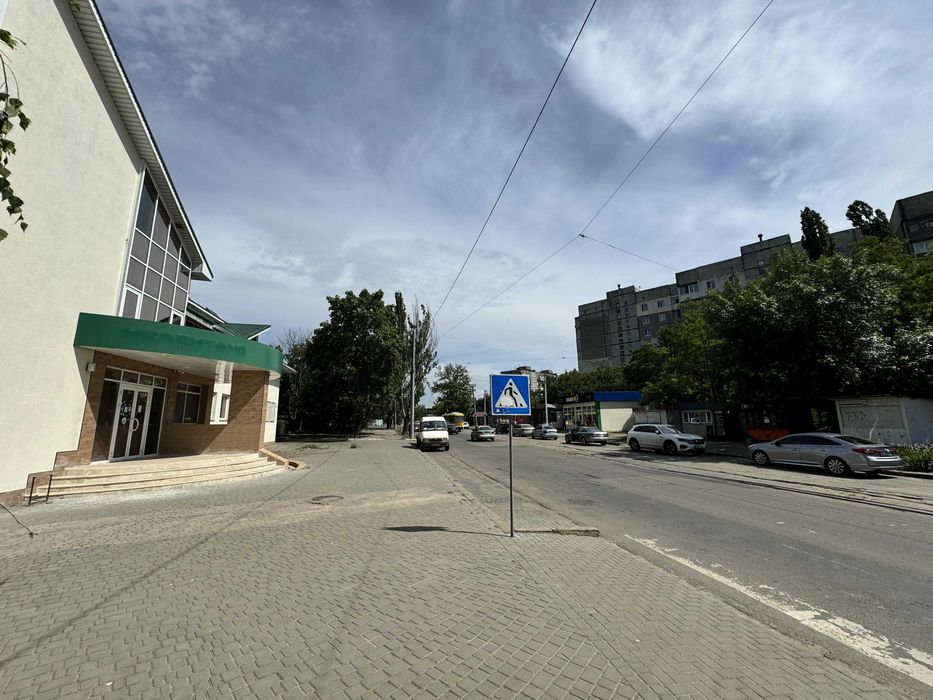 6 Слобідська  окремо стояча будівля 1000 кв.м. ціна 100000 грн/міс