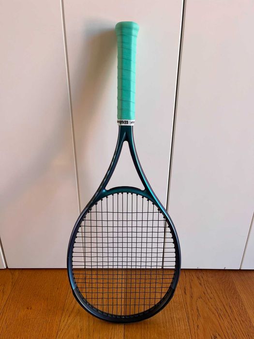 Raquete de Ténis Wilson Ultra v4 100 – Excelente Estado (Com Setup Híbrido)